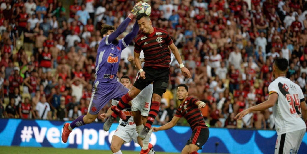 Vasco e Flamengo iniciam a disputa pelo título do Campeonato Carioca