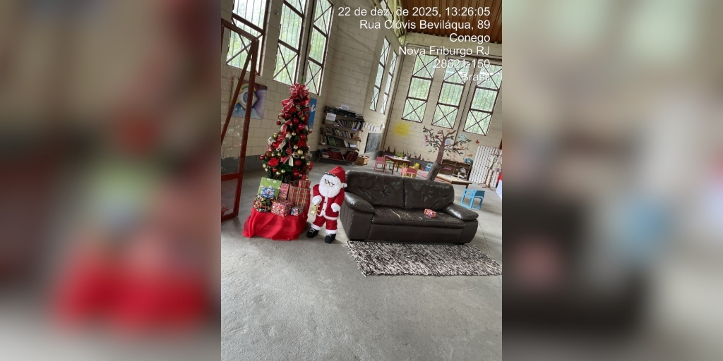 Até o dia 22 de dezembro, a Casa do Artesão, no Cônego, havia recebido apenas um Papai Noel e uma pequena árvore como decoração