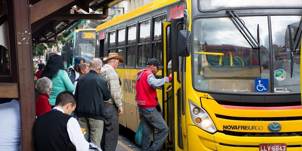 Nova Friburgo suspende temporariamente gratuidade nos ônibus para idosos
