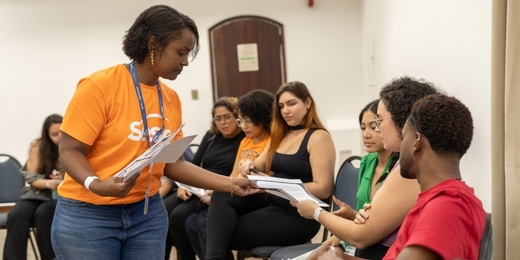 Sesc tem vagas de inglês para adolescentes de 12 a 15 anos em Nova Friburgo e Teresópolis 