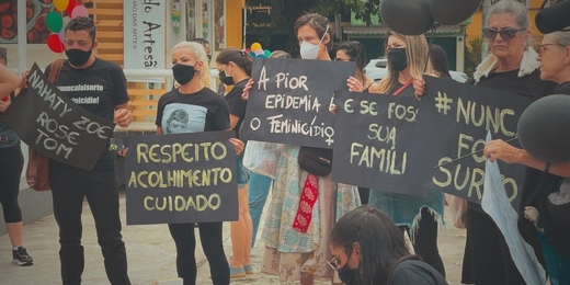 Friburgo registra mais de 90 casos de violência contra mulheres neste ano; manifestantes pedem justiça