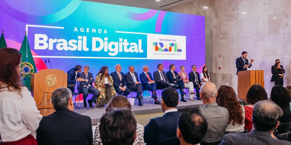 Governo federal sanciona lei para proteger crianças e adolescentes no ambiente digital