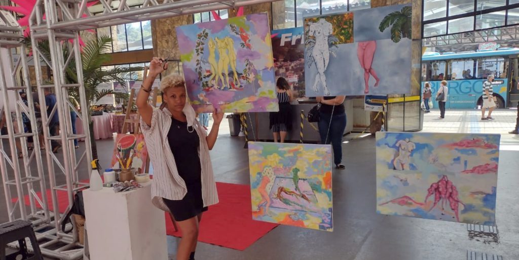 Artista visual Elis Pinto afirma que teve os quadros censurados durante evento pelo Dia das Mulheres em Nova Friburgo