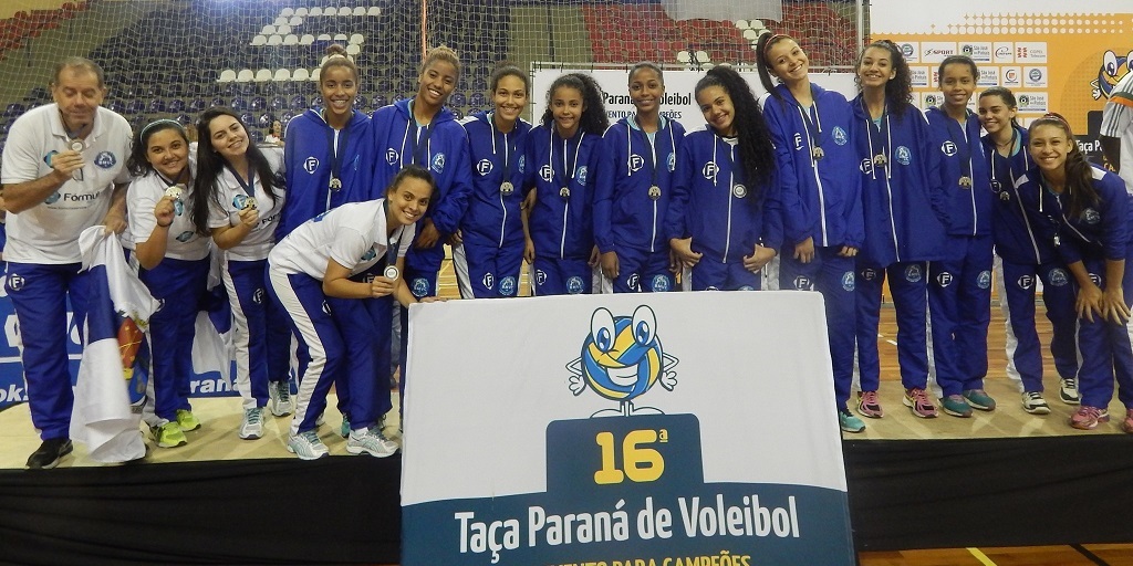 Friburguenses integram equipe de Barra Mansa em competição de vôlei