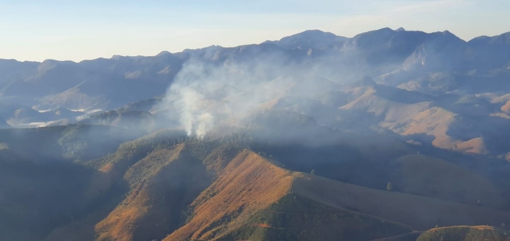 Bombeiros combatem incêndios em Bom Jardim e Cordeiro no fim de semana