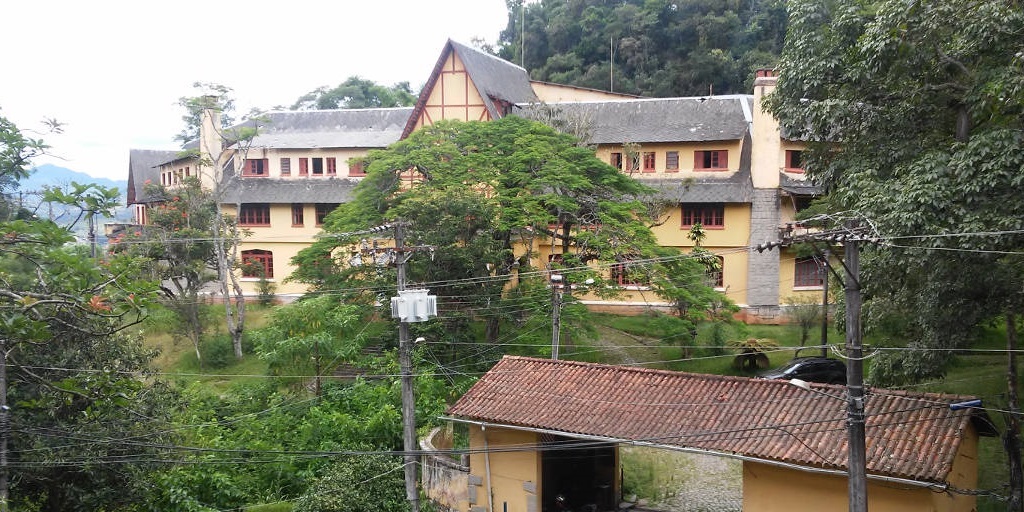 Fecomércio compra antigo Colégio Nova Friburgo da FGV por R$ 17 milhões