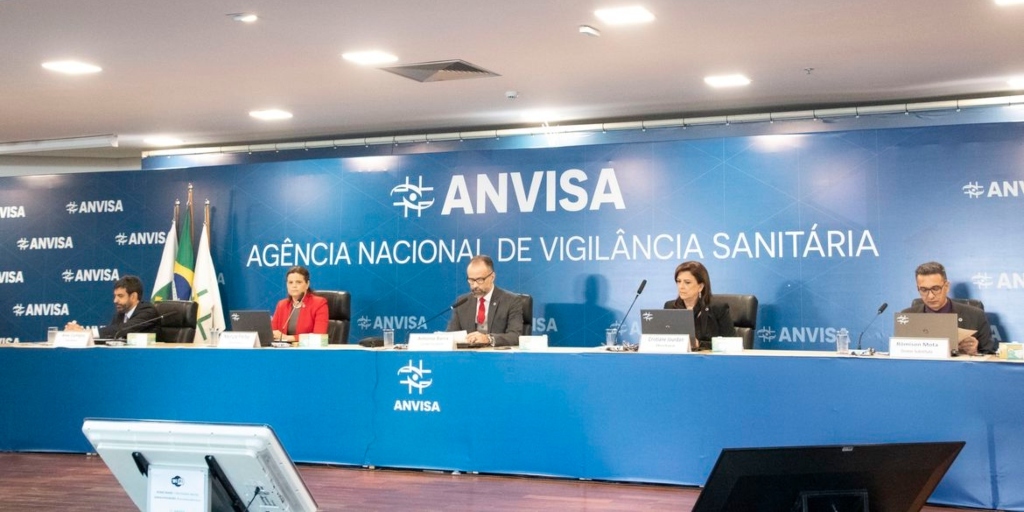 Anvisa libera uso emergencial das vacinas CoronaVac e Oxford