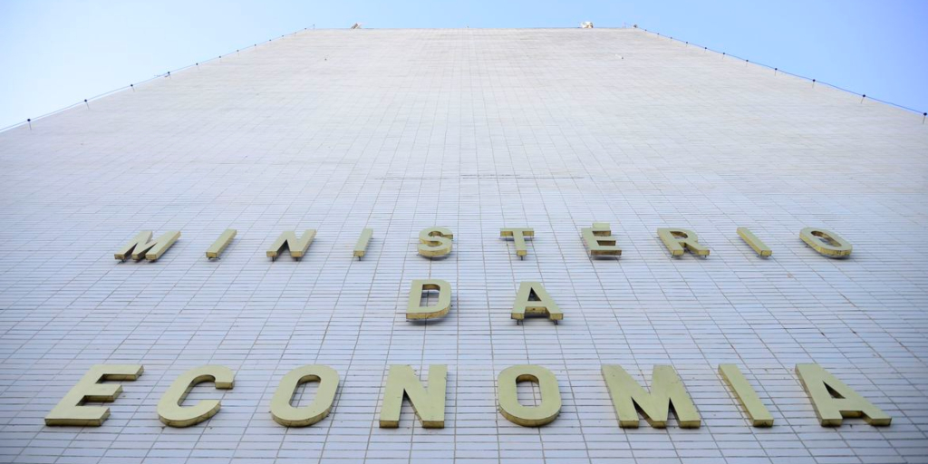 Ministério da Economia prorroga suspensão de recadastramento para servidores aposentados