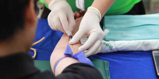 Alerj dá selo Sangue Bom para universidades que estimulam o trote solidário