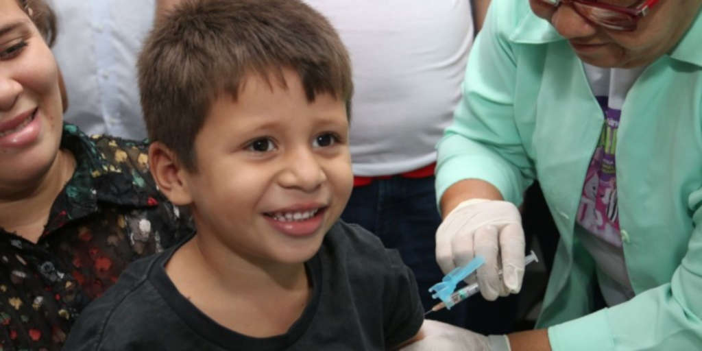 Ministério da Saúde recomenda adiar vacinação contra a gripe em crianças