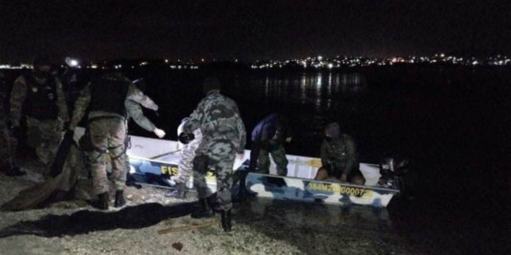 Operação apreende rede e pescado em período de defeso da Lagoa de Araruama