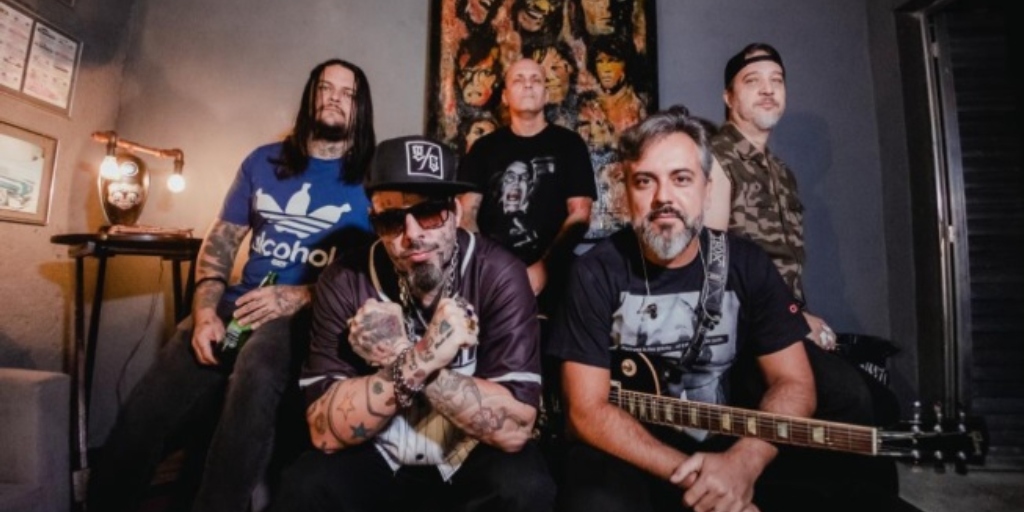 Detonautas se apresenta em formato acústico, trazendo releituras de grandes sucessos no domingo, 20