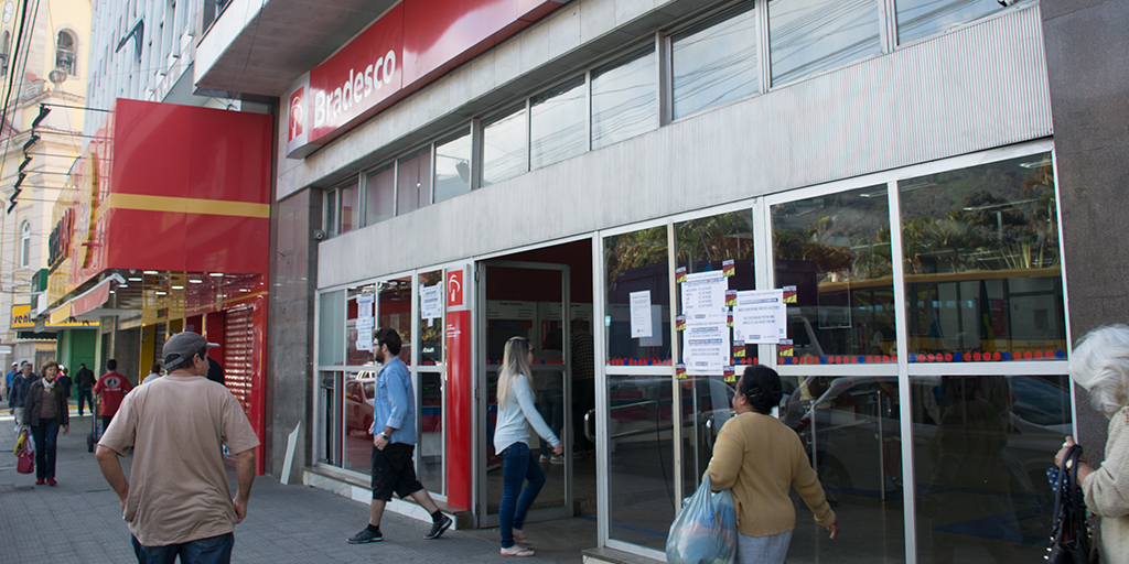 Em Nova Friburgo, banco é condenado a pagar multa e atender clientes em no máximo 20 minutos