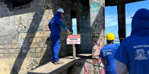 Acessos à Janela do Paraíso começam a ser fechados pela prefeitura em Arraial do Cabo