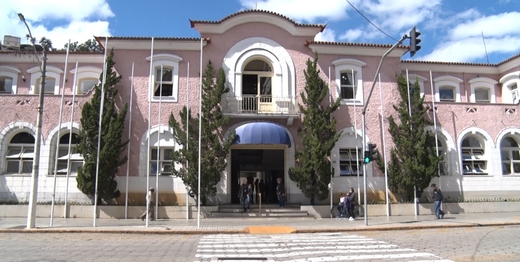 Conselhos de Farmácia e Arquitetura pedem impugnação de concurso público de Friburgo 