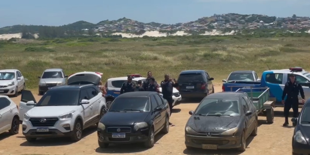 Ações contra flanelinhas já prenderam mais de 60 pessoas neste verão em Cabo Frio
