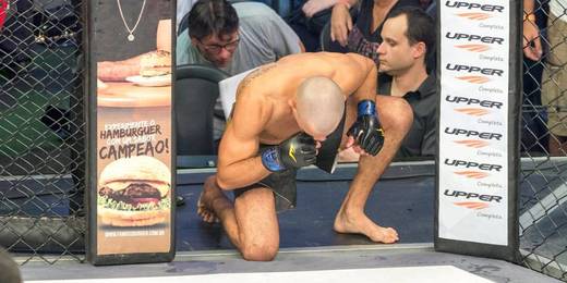 Lutador friburguense Victor Dias busca segunda vitória seguida da carreira no MMA