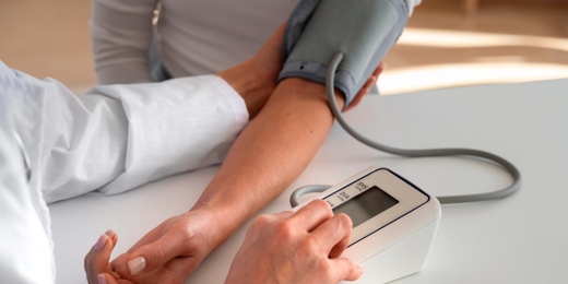 Sociedades médicas passam a enquadrar pressão de 12 por 8 como pré-hipertensão