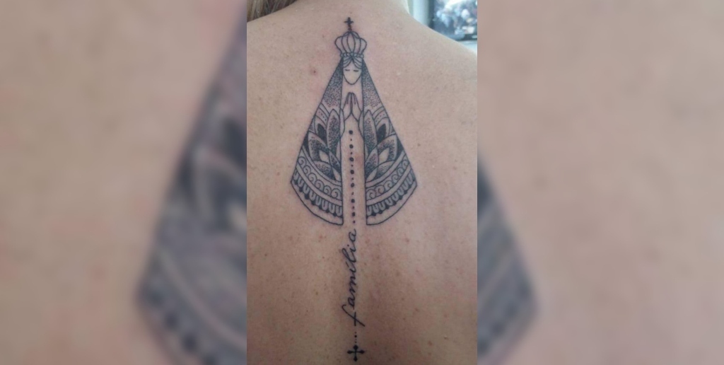 Tatuagem de Gisele em homenagem à Nossa Senhora Aparecida 