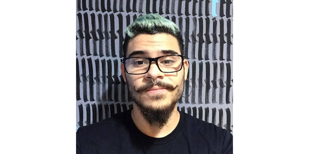 Renato já teve mais de sete cores no cabelo e acredita que a cor influencia a autoestima