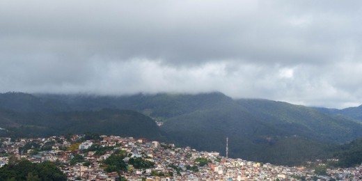 Frente fria avança pelo estado do Rio na tarde desta segunda e coloca municípios em alerta; veja como fica o tempo