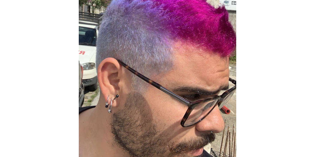 Renato já teve mais de sete cores no cabelo e acredita que a cor influencia a autoestima