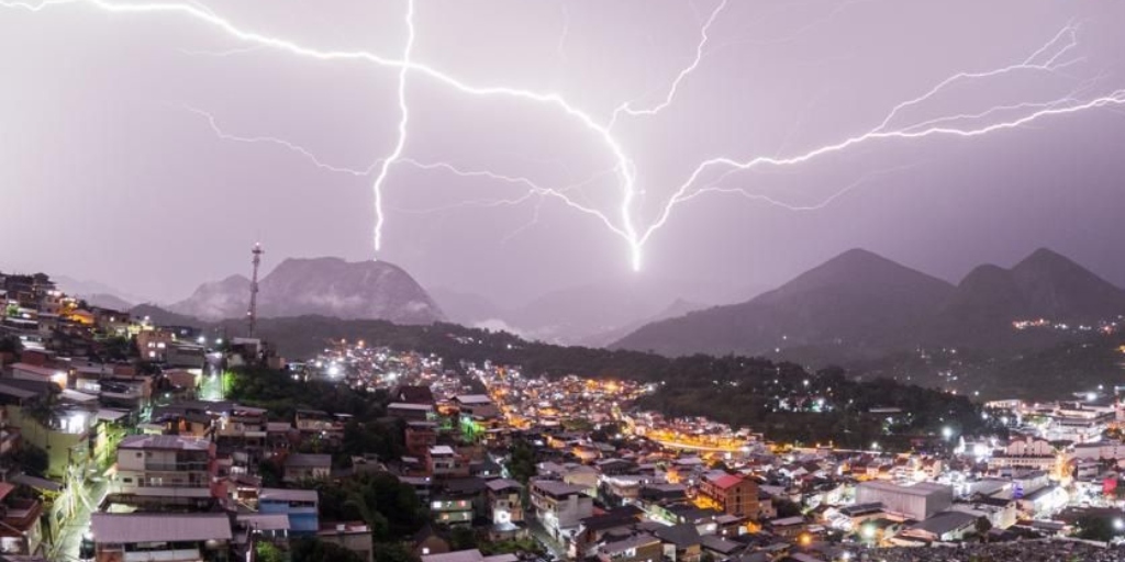 Mais raios no céu de Nova Friburgo: Inpe registra 7.237 descargas elétricas no último mês