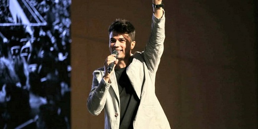 Cantor gospel carmense recebe prêmio em festival internacional