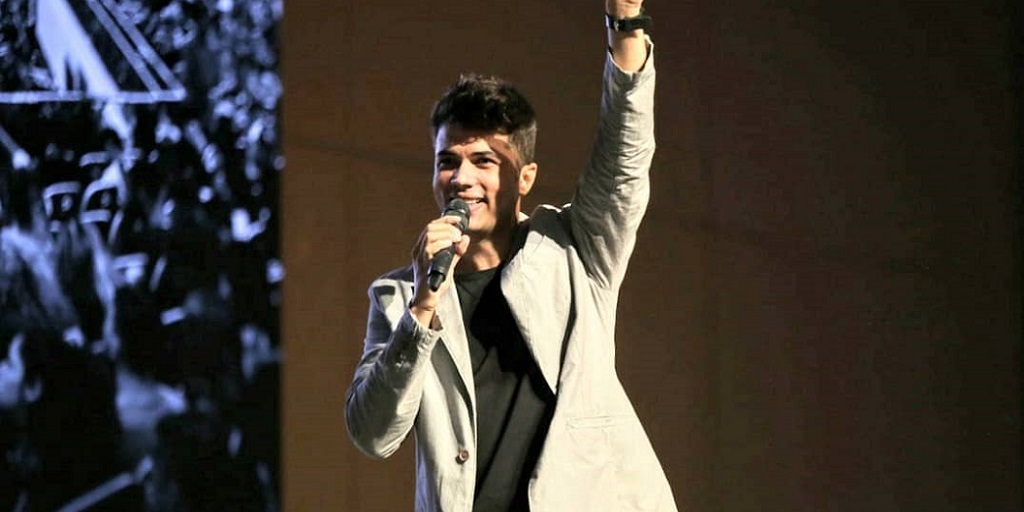 Cantor gospel carmense recebe prêmio em festival internacional