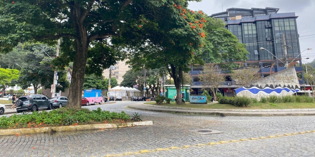 Trânsito em ruas do entorno da praça do Suspiro, em Friburgo, muda durante Festa da Cerveja