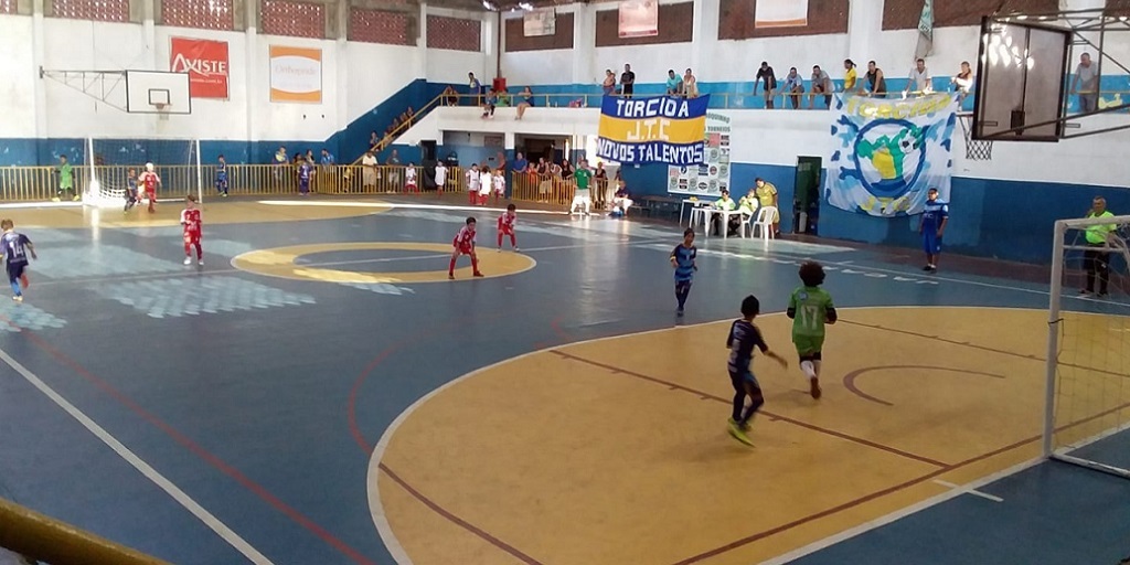 Teresópolis vive momento decisivo na Série Prata do Estadual de Futsal