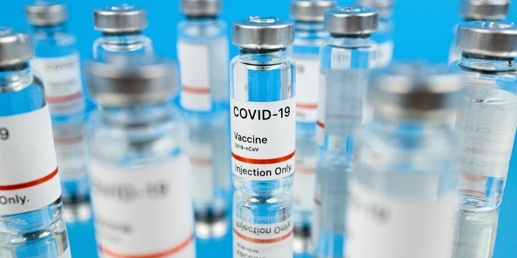 Segunda dose contra Covid-19 passa a ser aplicada na Feirinha do Alto, em Teresópolis
