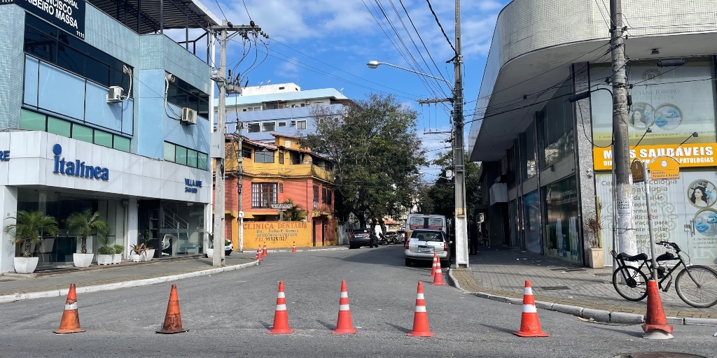 Ruas estão interditadas perto da sede do TRE em Cabo Frio