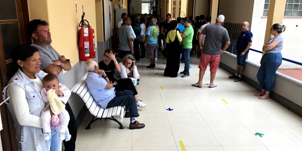 Movimento para votação no Colégio Nossa Senhora das Dores foi tranquilo pela manhã 