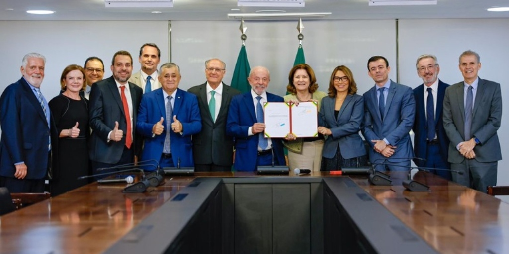 Após governo federal publicar medida provisória que zera 'taxa das blusinhas', Firjan publica nota de repúdio 