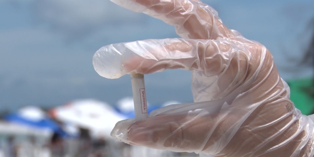 Projeto ‘Lixo Fora D’água’ é lançado em Arraial do Cabo; conheça a iniciativa