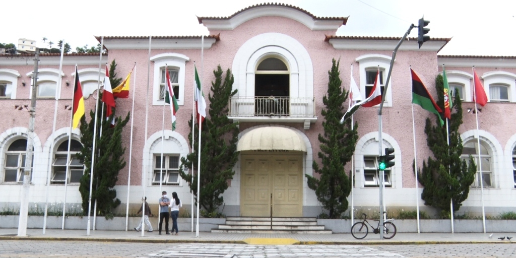 Valor total do IPTU pode ser pago com desconto em Friburgo; economista avalia se essa é a melhor opção