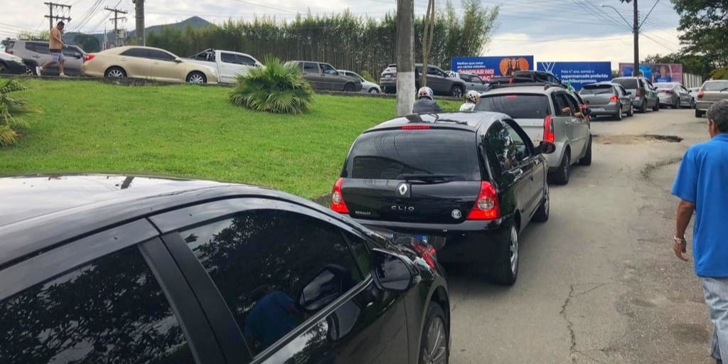 Trânsito pra quem saía de Olaria sentido Centro estava lento durante a manhã deste domingo, dia 30