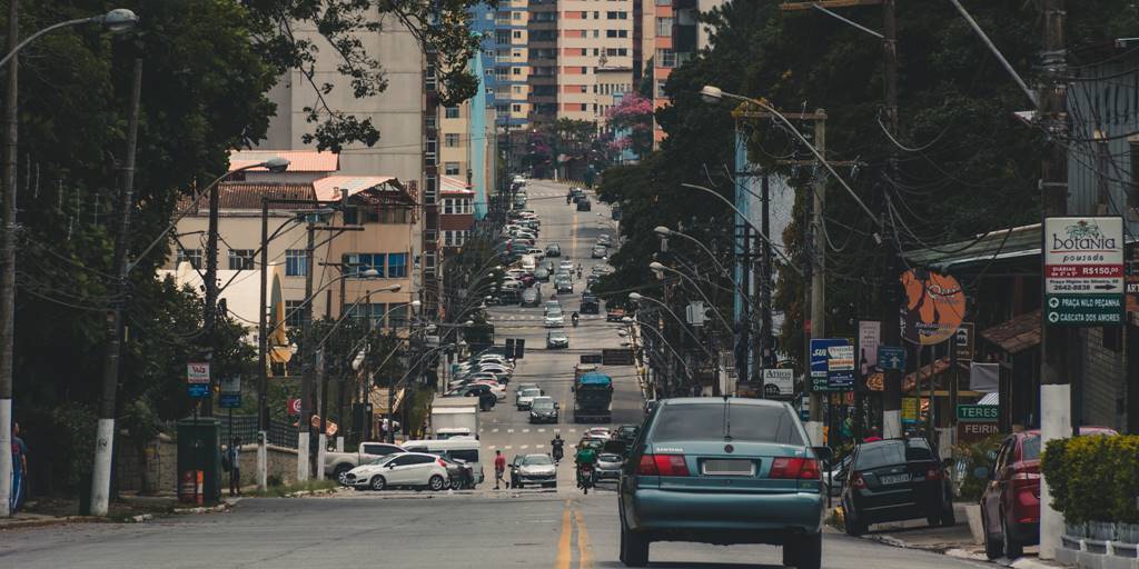 Teresópolis: funcionários terceirizados do Detran paralisam serviços por falta de pagamento