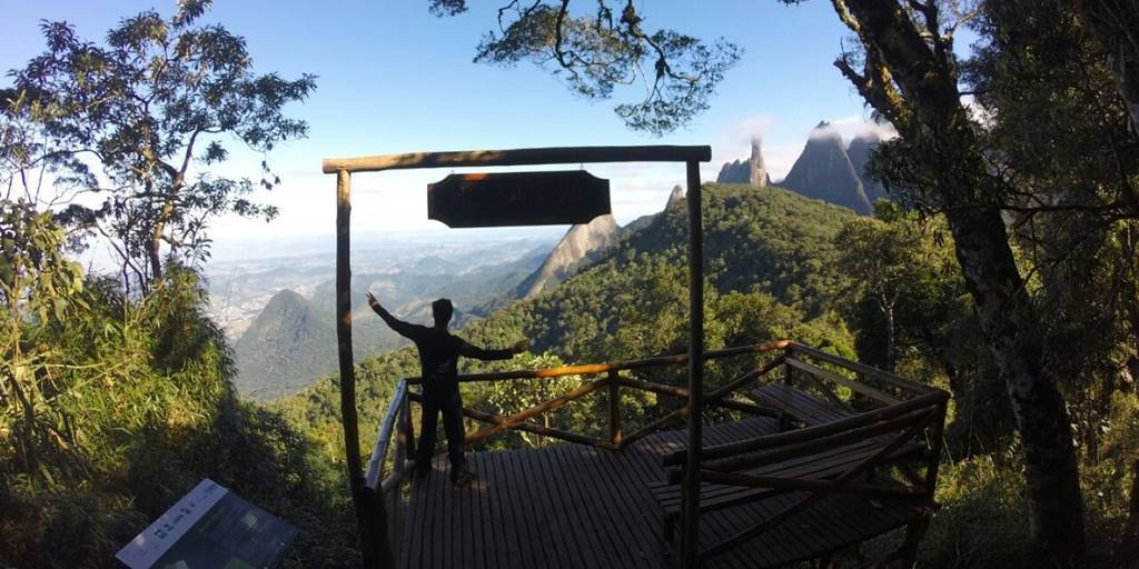 Ao final da trilha há um mirante com visa panorâmica do município