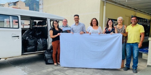 Alunos de curso em Friburgo produzem 290 lençóis para Hospital Raul Sertã