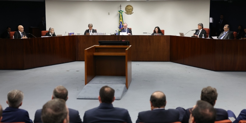 Por unanimidade, STF torna Bolsonaro e mais sete réus por tentativa de golpe de Estado