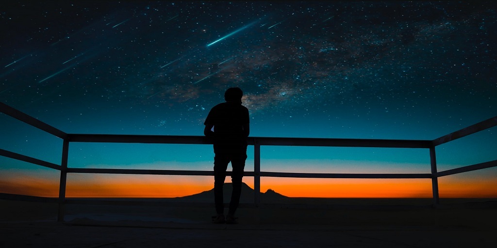 As principais chuvas de meteoros do ano acontecem nos meses de agosto e dezembro