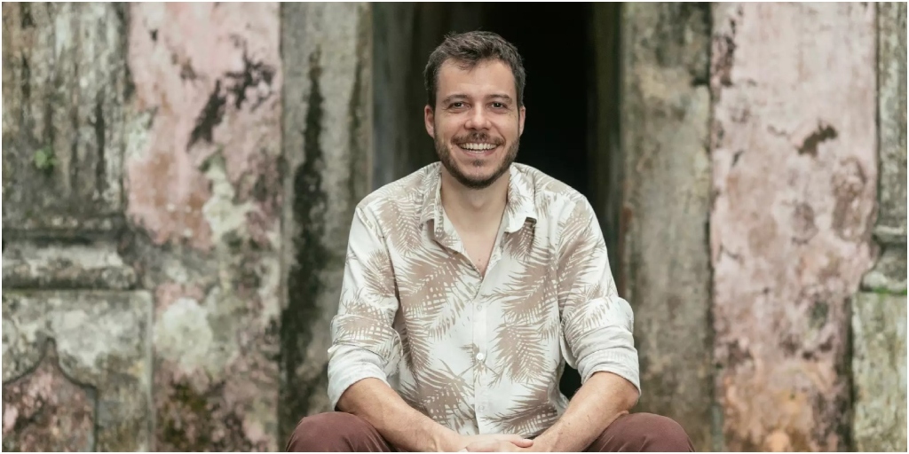 João Cavalcanti canta sucessos de Ivone Lara