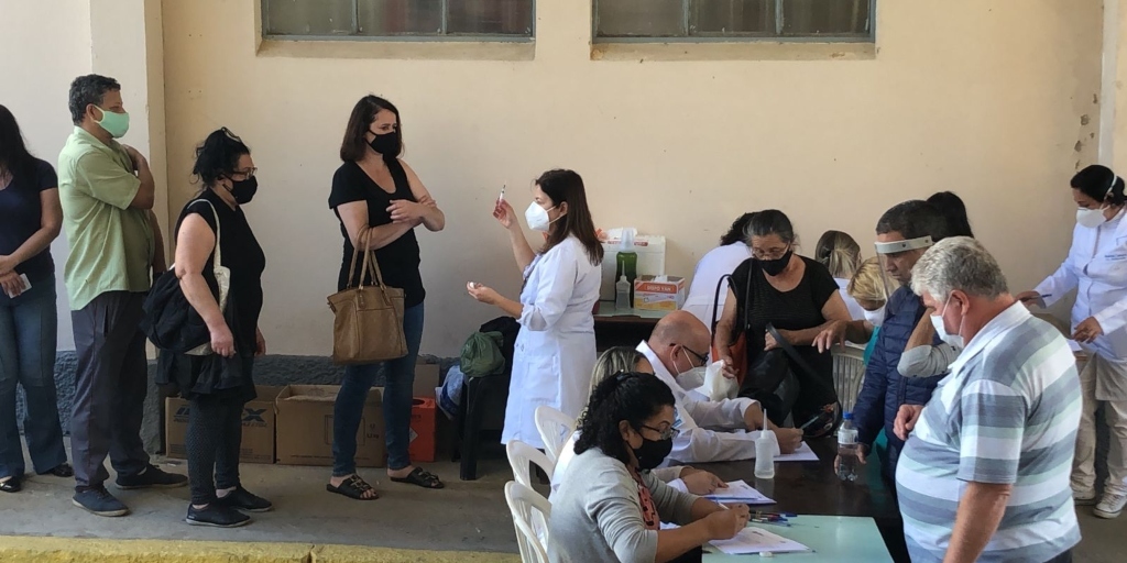 Vacinação contra Covid-19 será retomada nesta terça, em Nova Friburgo; veja o calendário