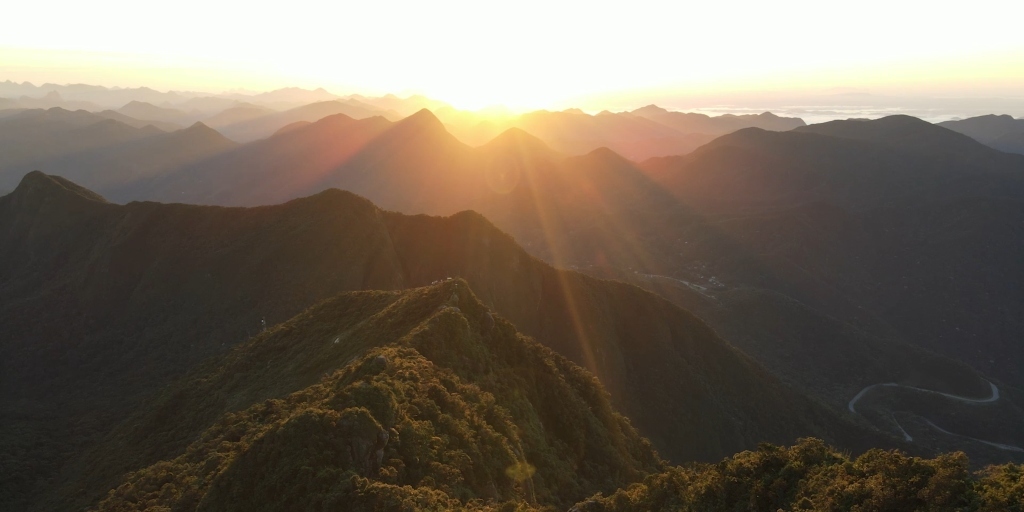 Pico da Caledônia, em Nova Friburgo, passa por ordenamento e número de visitantes é limitado