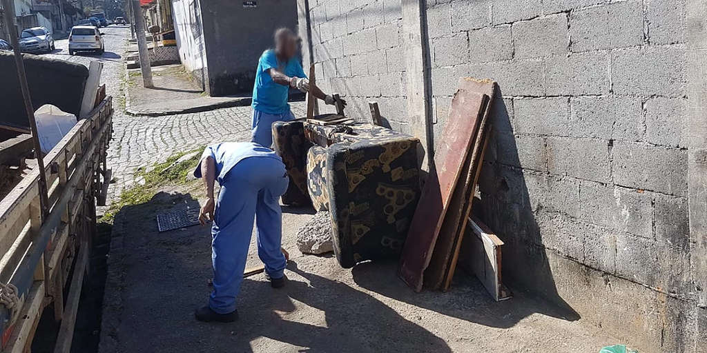 Descarte irregular de lixo em bairros de Nova Friburgo enche 76 caminhões de entulho