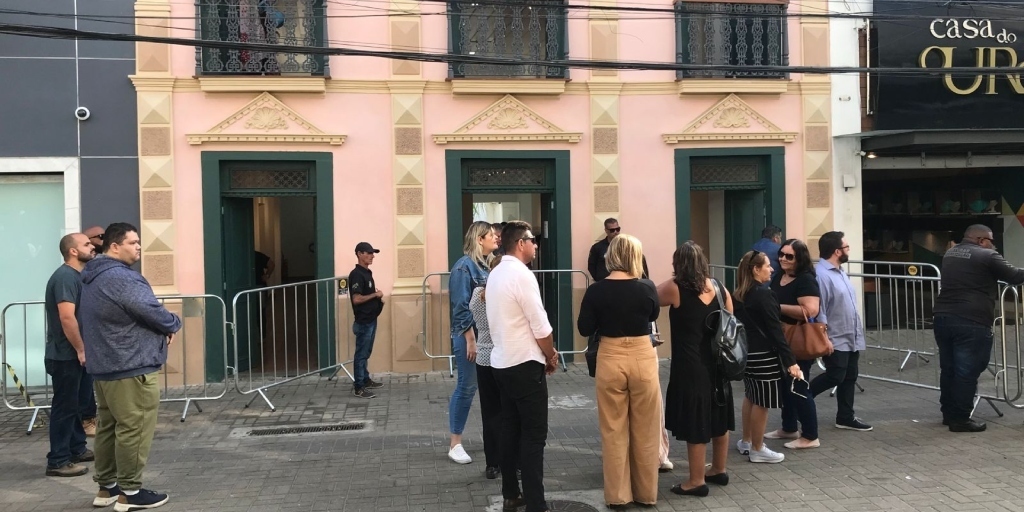 Velório acontece no Palácio das Águias, no centro de Cabo Frio