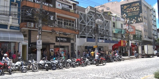 Comércio de Nova Friburgo sofre impactos após chuvas contínuas