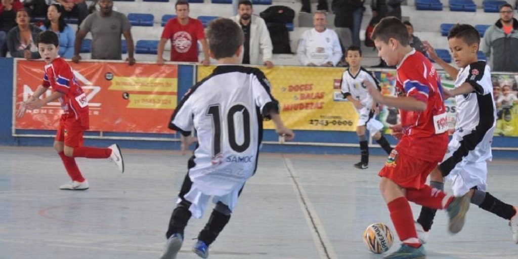 Equipes de Teresópolis iniciam fase decisiva do estadual de futsal 